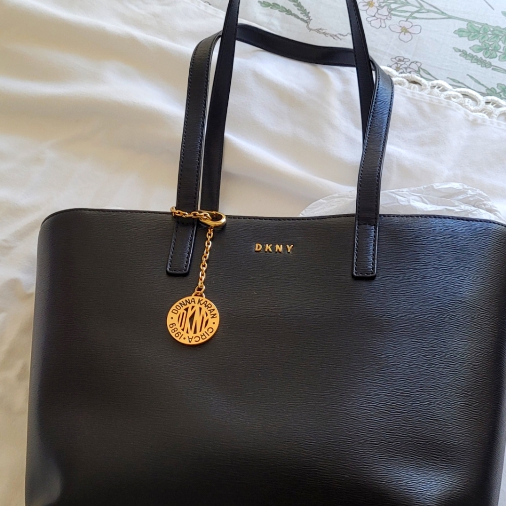DKNY Bryant Medium bag